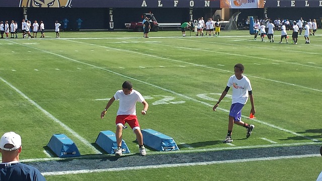 力不亚于任 力不亚于任